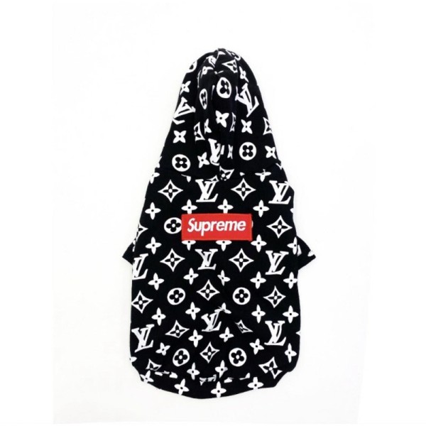 Supreme 犬洋服 ブランド ペット服 偽物 Tシャツ 防寒 コート 犬用 シュプリーム　パーカー ドッグウェア 春秋冬服 英字柄 フード付き 可愛い 柔らかい ファッション 小中型犬服 猫服 ペット用品 脱毛保護 お散歩 お出かけ