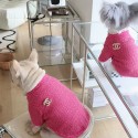 シャネル chanel ハイブランド 豪華な犬服 ツイード 犬のコート ペット洋服 ビビットピンク 高品質 c スタイルツイード 真珠ブローチ付き 犬ジャケット ブルドッグ 秋春ウェア 中小型ペット パグ服 S~2XL　