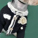 シャネル CHANEL 犬服 ワンちゃん用 ニットセーター ペット服 ドッグウェア バッジ柄 偽真珠 ジャケット 猫用コート ブランド チワワ ダックス トイプードル マルチーズ 春夏秋冬 傷なめ防止 抜け毛対策 テディ シュナウザー 中小型犬 S-2XL