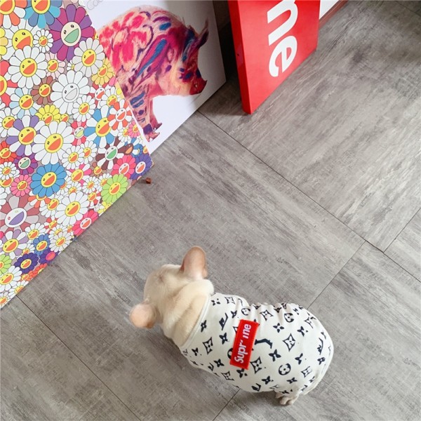 ハイブランド lv コラボシュプリーム 犬服 Tシャツ 通気性 ベスト 激安 チョッキ 小型犬 ルイヴィトン 可愛い無袖 柔らかい 綿製 タンクトップ 猫服 おしゃれ 脱毛保護 ひんやり ペットウェア 子犬 洋服 お散歩 小中型ペット服 xs~2xl