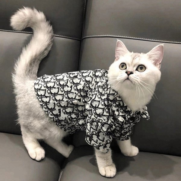 ペットウェア 猫犬服 ブランド ディオール コピー モノグラム オシャレ 犬のTシャツ かっこいいネコちゃん トップス ボタン付き かわいい半袖 柔らかい 洋服 薄い 通気性 ストレート系 肌 触りよい 猫ウェア 小中大型ペット対応